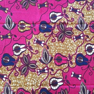 Bunter afrikanischer Wax Print Stoff "Pink Pears" aus Baumwolle, Meterware, mit pinken Birnenmustern auf farbigem Hintergrund.