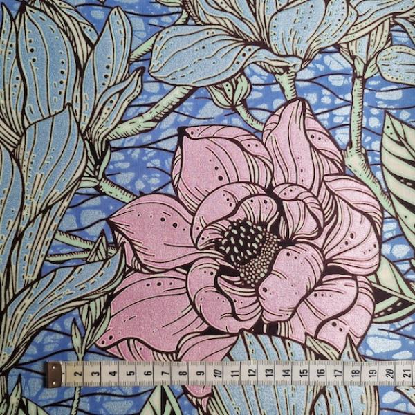 Wax Print Stoff Baumwolle rosa EMBELLISHED floral Blumenmuster – Meterware afrikanisch Rose Flowers EMBELLISHED