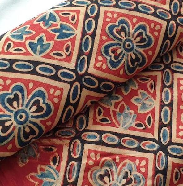 Ajrak Hand Block Print aus Indien – RED FLORAL Viskose