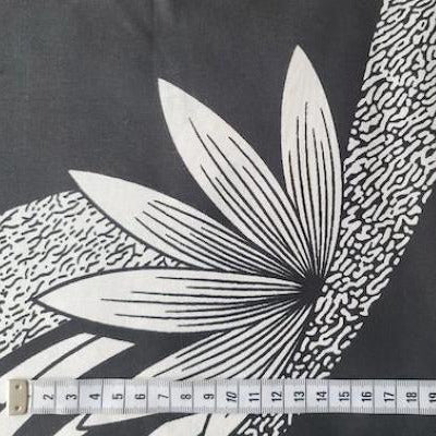 BLACK WHITE TROPICAL FLOWER Waxprint Stoff