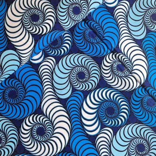 Wax Print Stoff Baumwolle blau Schneckenmuster – Meterware afrikanisch Blue Snails