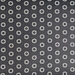 Original Shweshwe Stoff Black Mini Circles mit kleinen weissen Kreisringen auf schwarzem Hintergrund