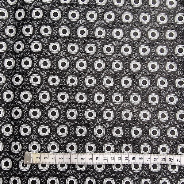 Schwarz-weisser Shweshwe Baumwollstoff mit feinen geometrischen Kreisen und Punktdetails