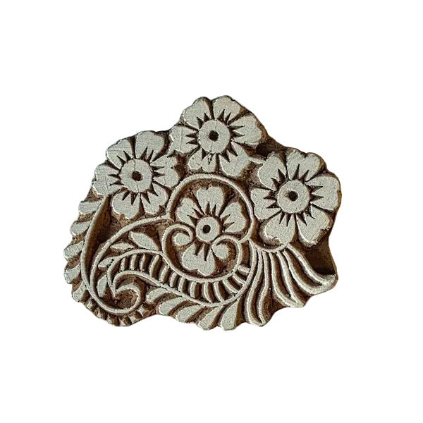 Indischer Holzstempel Blumenstrauss mit vier Blüten, geschwungenen Ranken und Blättern