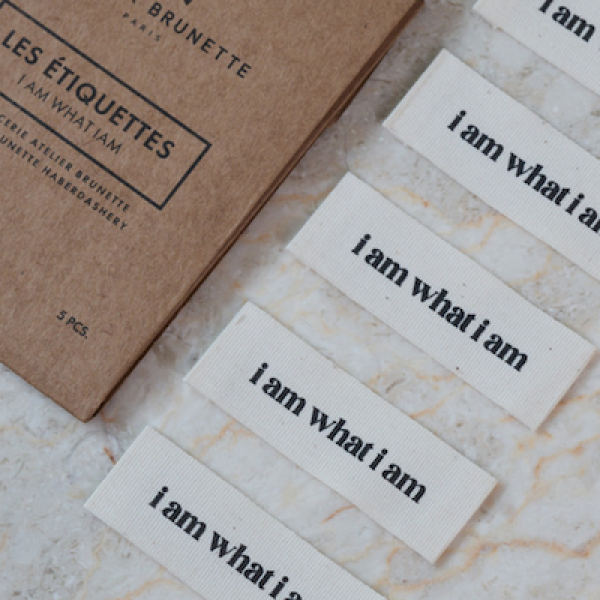 Labels/Webetiketten "I am what I am" von ATELIER BRUNETTE