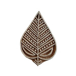 Indischer Holzstempel Geometrisches Blatt mit stilisierten Blattadern und dekorativem Linienmuster