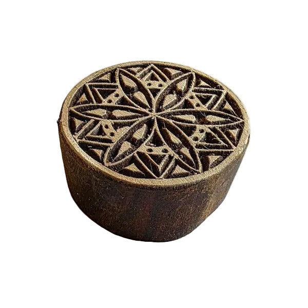 Runder indischer Holzstempel Mandala Sternblüte mit achtstrahligem Blumenmotiv und geometrischen Ornamenten