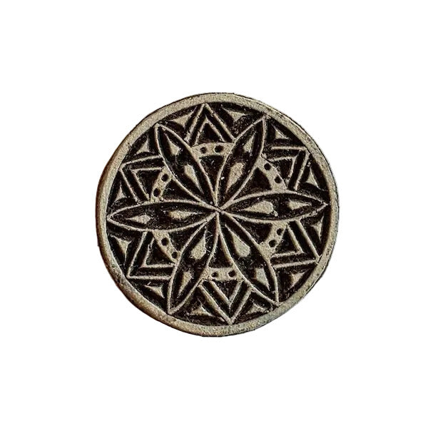 Runder indischer Holzstempel Mandala Sternblüte mit achtstrahligem Blumenmotiv und geometrischen Ornamenten