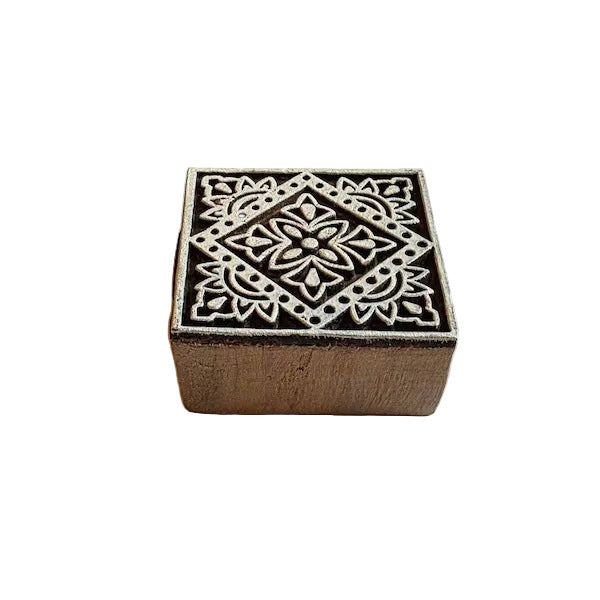 Quadratischer indischer Holzstempel Florale Raute mit Blüte und geometrischen Ornamenten